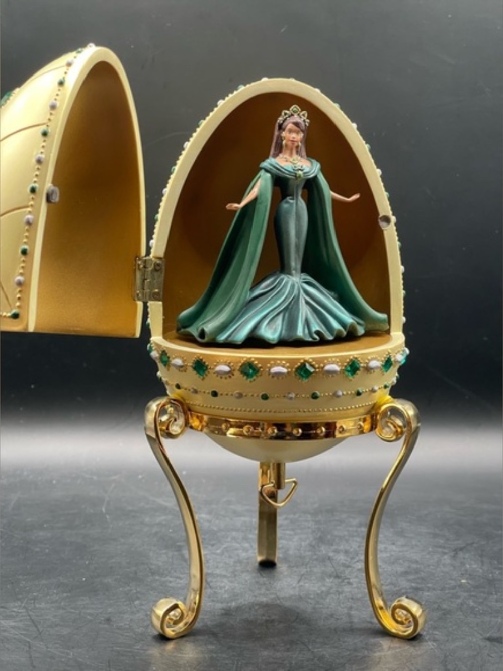 RARE: Barbie Collectibles Empress of Emeralds Resin Egg Oval Musical Box NWOT